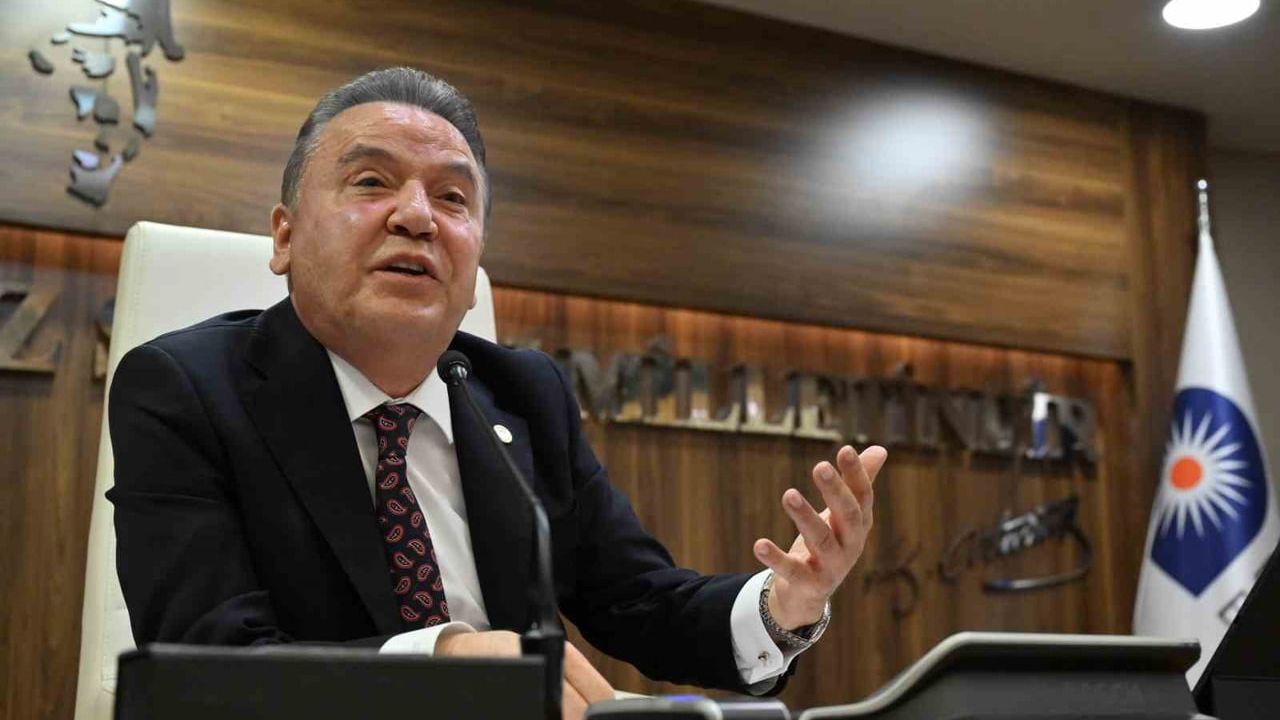 Antalya Büyükşehir Belediyesi'nde Yolsuzluk Soruşturması: 702 Sayfalık İddianame Hazırlandı