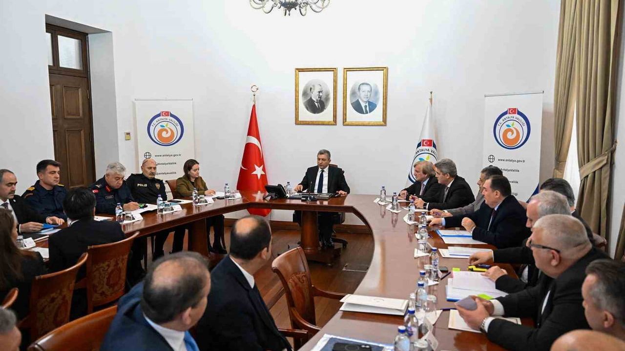 Antalya'da Aşırı Yağışlar İle Mücadele Toplantısı Yapıldı