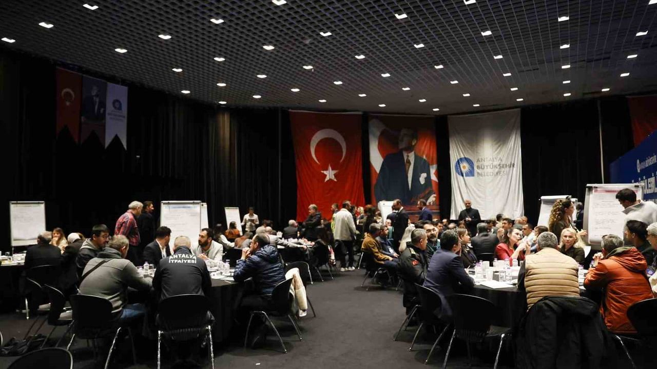 Antalya'da Geleceğe Yönelik Ulaşım Çalıştayı Düzenlendi