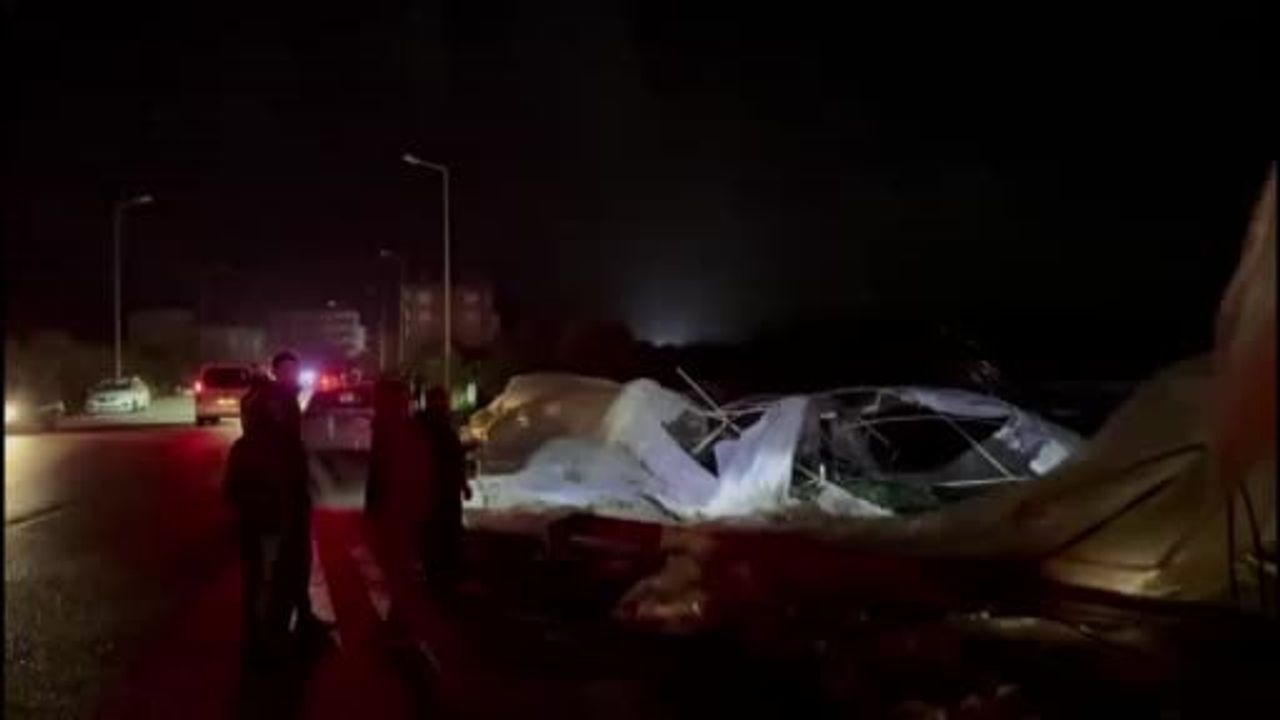 Antalya'da Hortum Seraları Vurdu