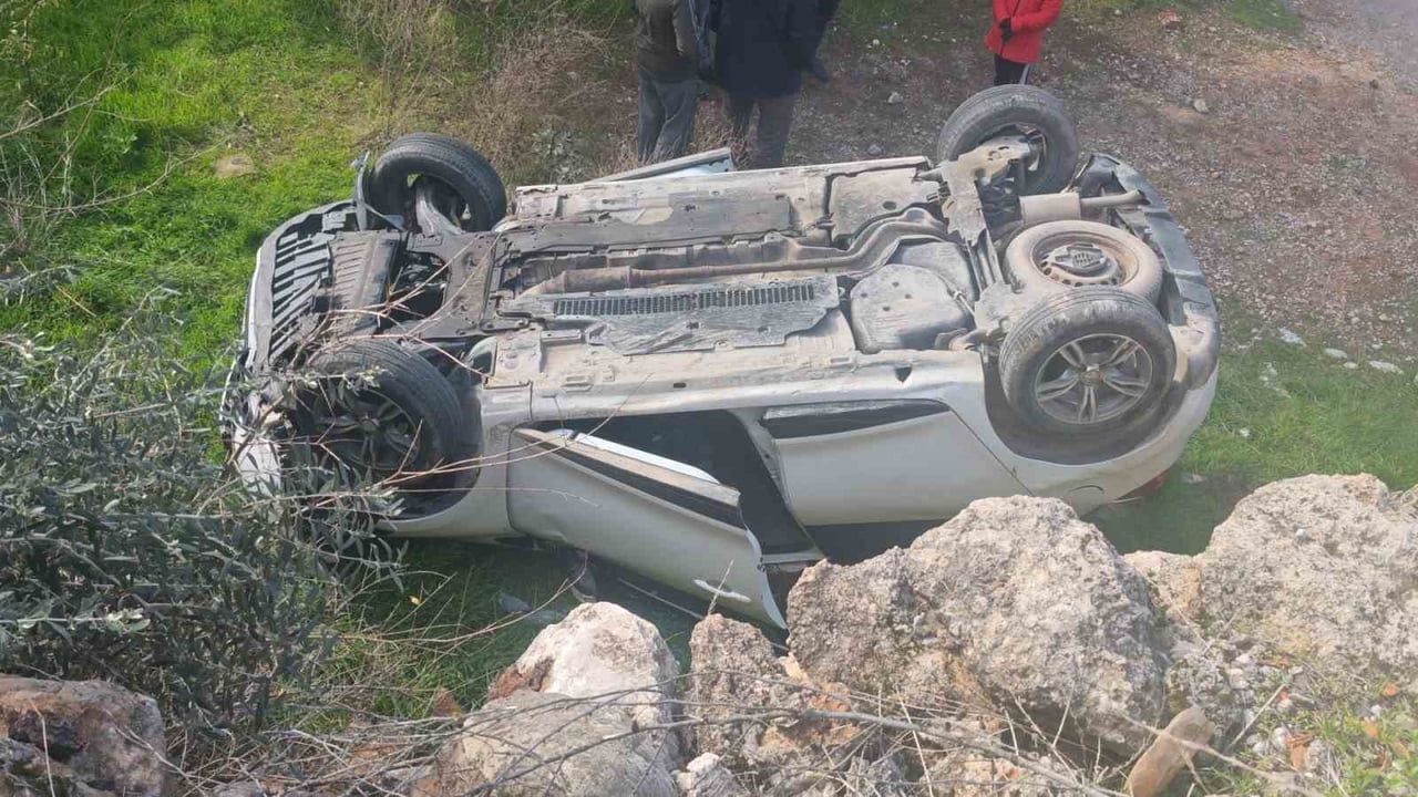 Antalya'da Kontrolden Çıkan Otomobilin Yuva Göndermesi