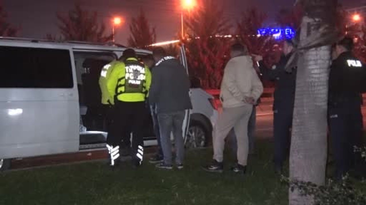 Antalya'da Park Halinde Araçta Ölüm Olayı