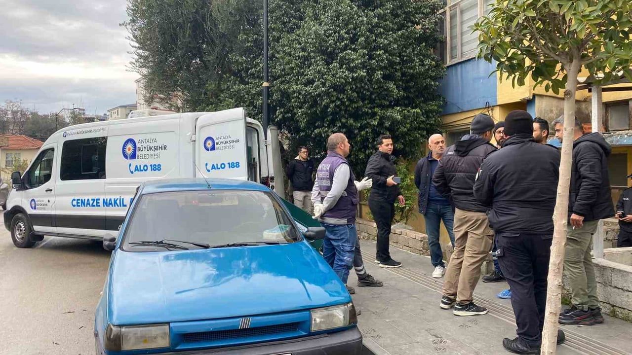 Antalya'da Şok Edici Cinayet: Anne ve Kızın Feci Ölümü