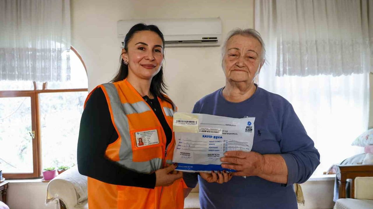 Antalya'da Unutulan Cüzdan Evine Kadar Getirildi