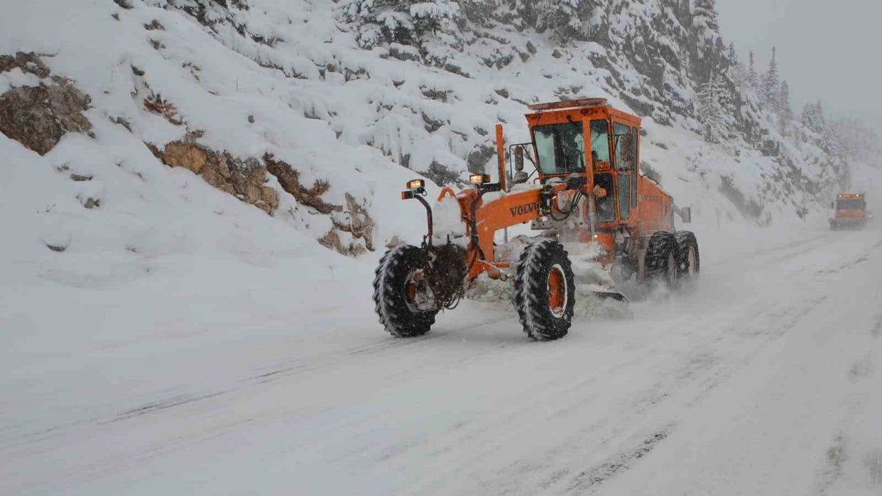 Antalya-Konya Kara Yolunda Kar Yağışı Etkisini Artırıyor