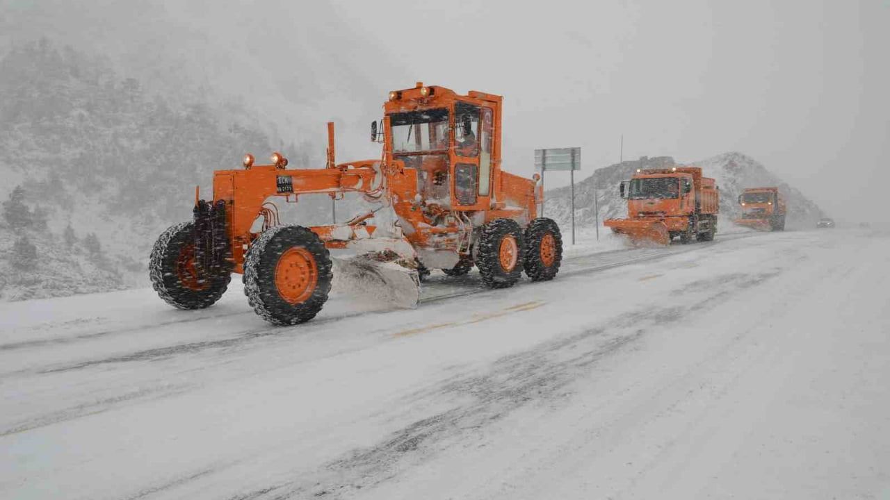 Antalya'nın Yüksek Kesimlerinde Kar Yağışı Etkili Oluyor