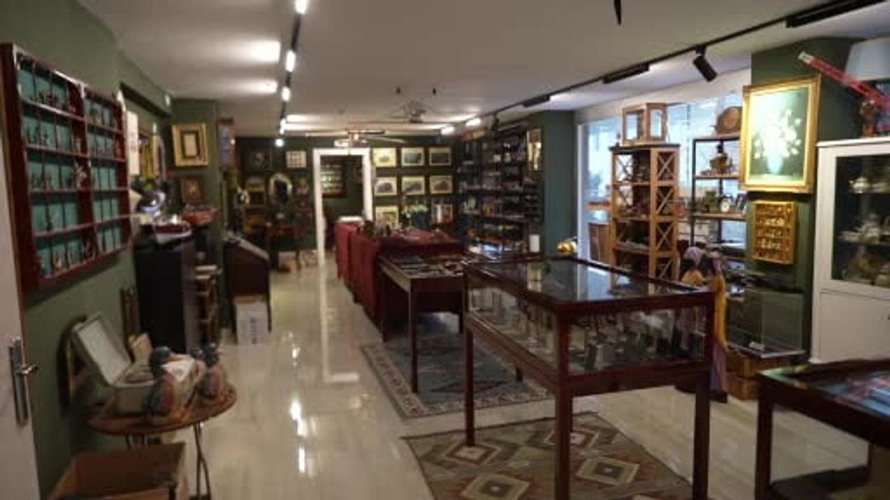 Antika Tutkusu: Kocaeli'deki Değerli Çakmak Koleksiyonu