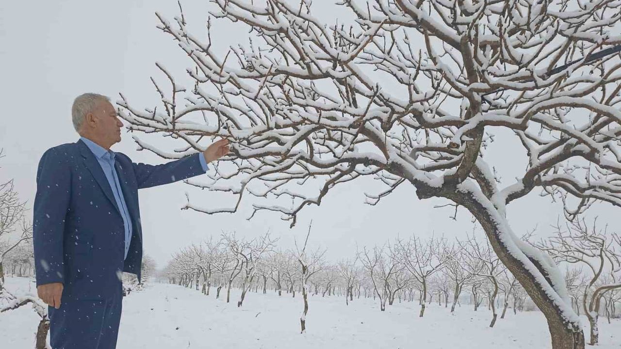 Araban'da Kar Yağışı Çiftçilere Umut Verdi