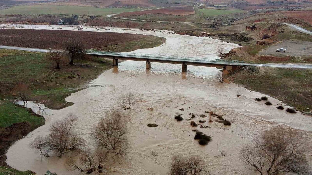 Araban'daki Yağışlar Su Seviyelerini Yükseltiyor