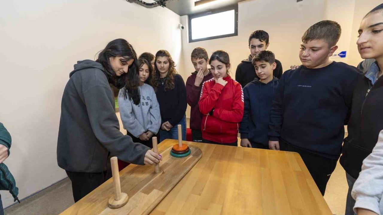 Aratos Matematik Evi, Öğrencilere Matematiği Sevdiriyor