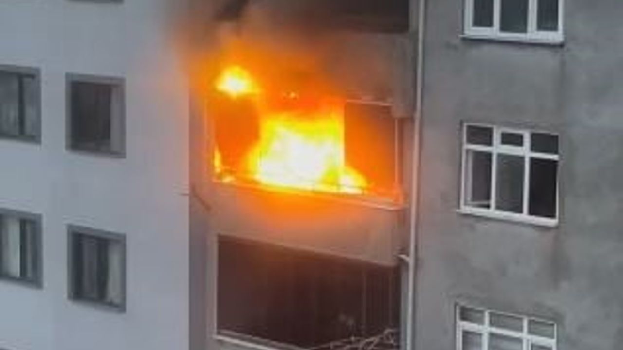 Arhavi'de Apartman Yangını Korku Dolu Anlar Yaşattı
