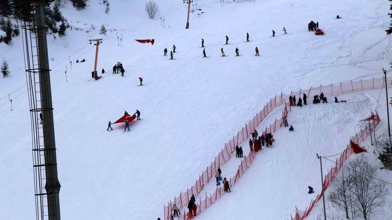 Artvin'de 8. Kar Şenliği Coşkuyla Kutlandı