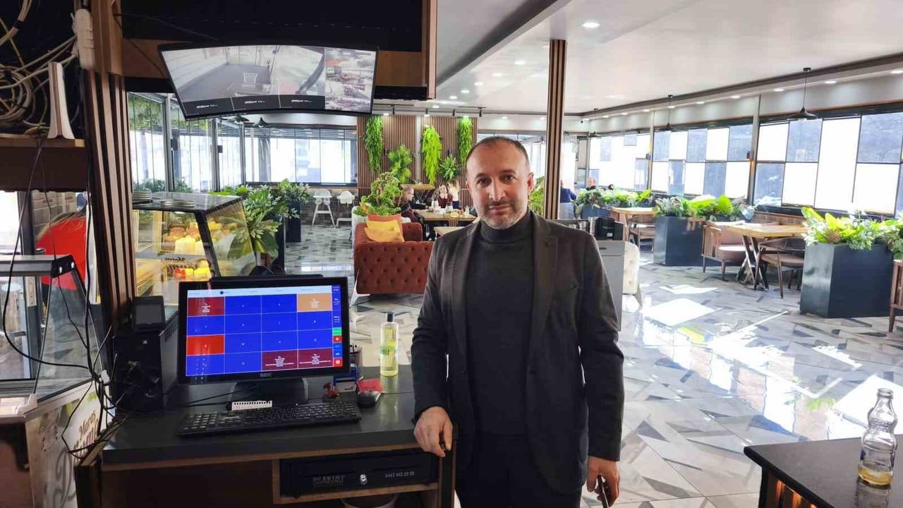 Artvin'de Hırsızlık Olayı Güvenlik Kamerasında Kaydedildi