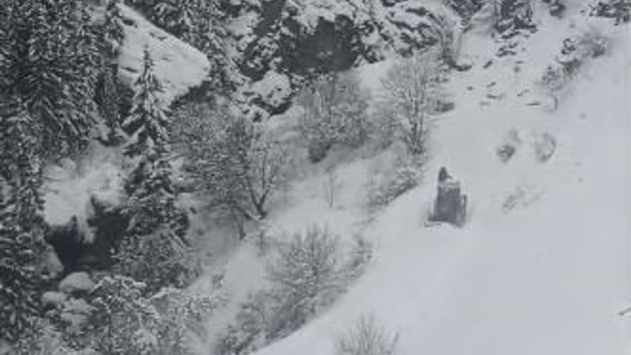 Artvin'de Kar Sebebiyle 120 Köy Yolu Kapandı