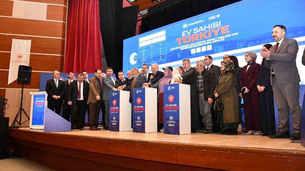 Artvin'de TOKİ Kura Çekimi ile 1020 Konutun Sahipleri Belirlendi