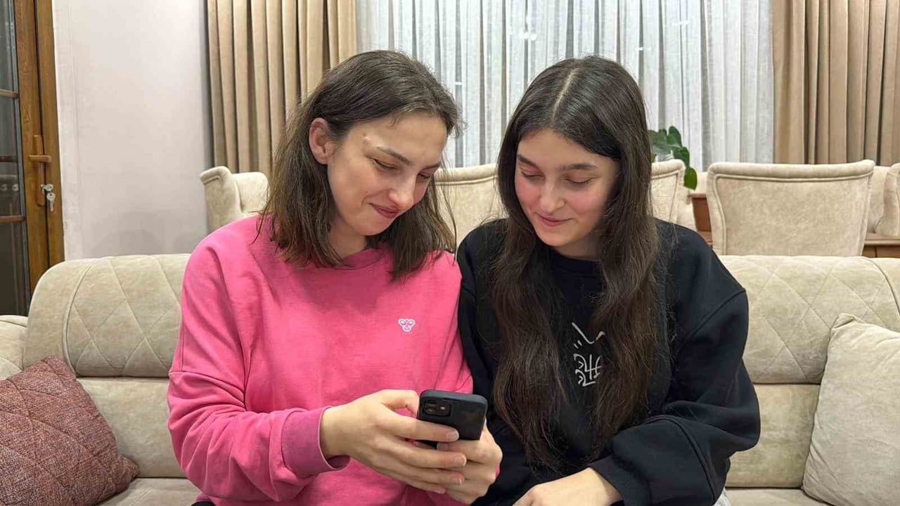 Artvin'de Yüz Tanıma Skandalı: Kardeşlerin Telefonu Aynı Yüzle Açıldı