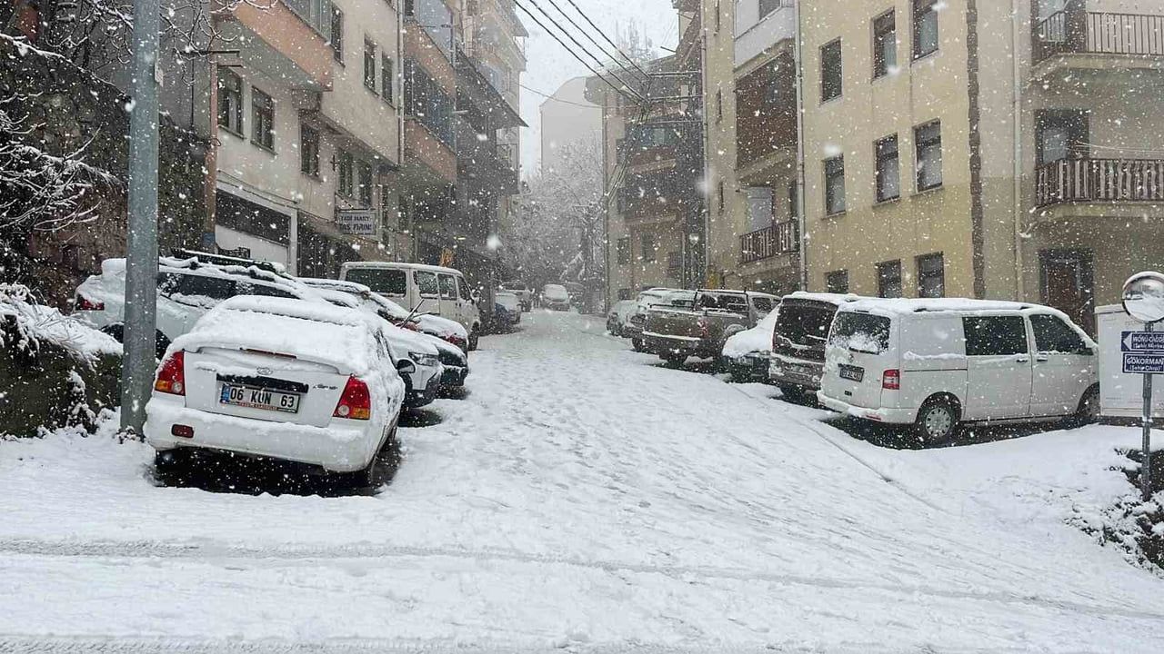 Artvin'deki Kar Yağışı Hayatı Zora Soktu