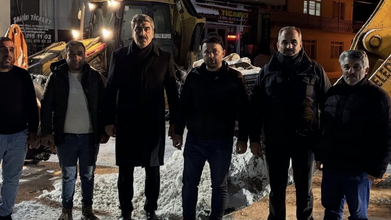 Aşkale'de Kar Temizleme Çalışmaları Aralıksız Devam Ediyor