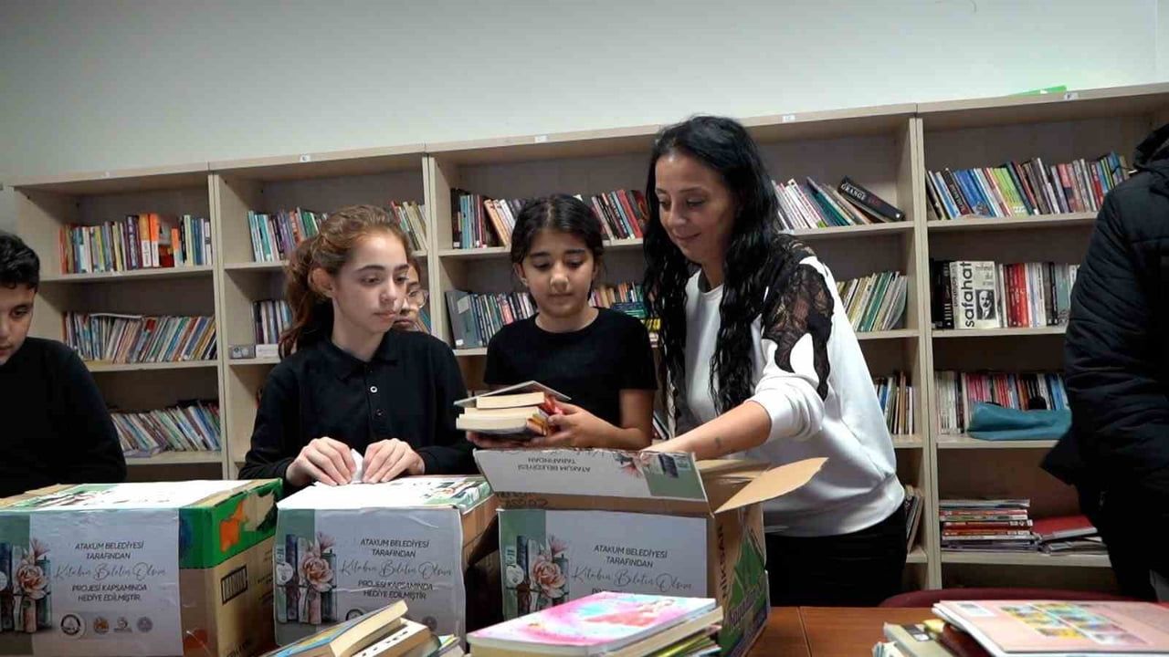 Atakum'da 10 Bin Kitap Öğrencilerle Buluştu
