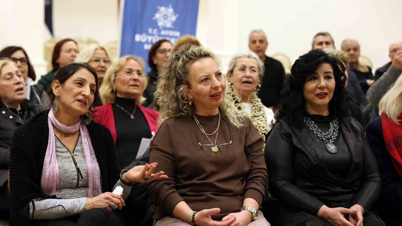 Aydın Büyükşehir Türk Sanat Müziği Korosu Yılsonu Konserine Hazırlanıyor