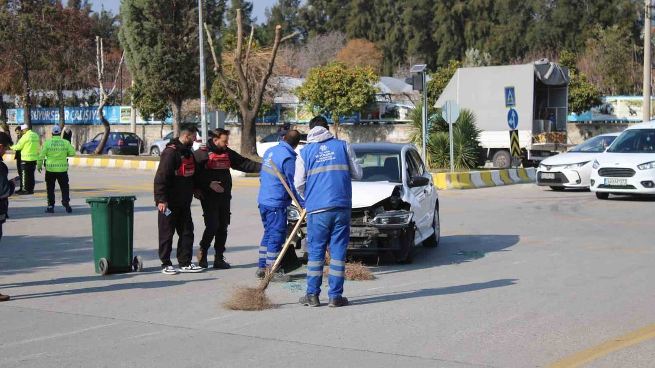 Aydın'da Kavşakta Kaza: 1 Yaralı