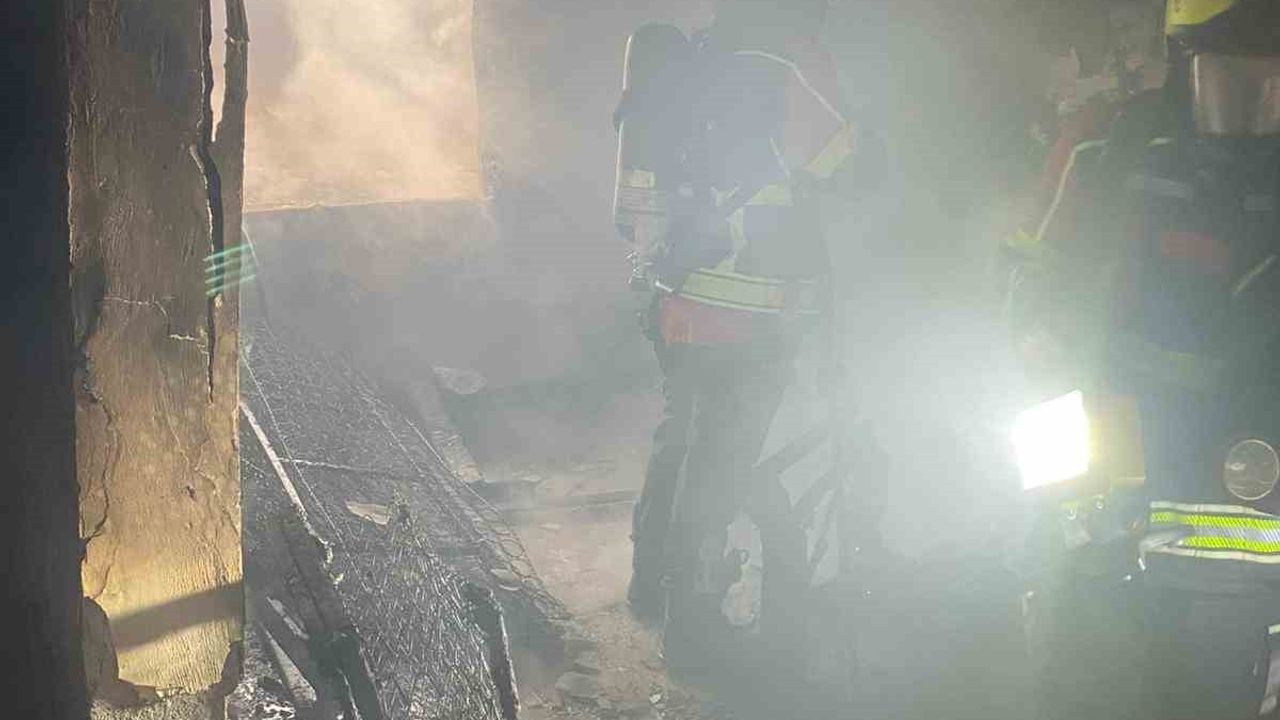 Aydın’da Metruk Bina Yangını Kontrol Altına Alındı