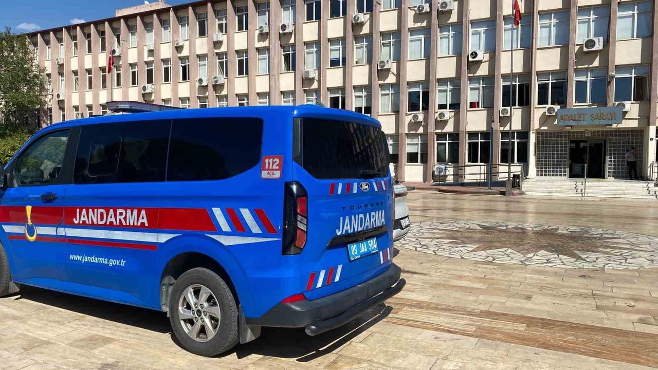 Aydın'da Uyuşturucu Operasyonu: 152 Bin 800 Sentetik Ecza Ele Geçirildi