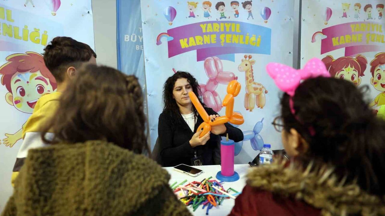 Aydın'da Yarıyıl Karne Şenliği Coşkusu