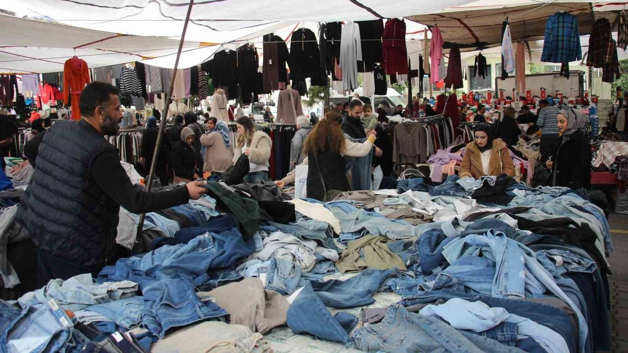 Aydın Salı Pazarı: Uygun Fiyatla Modanın Adresi