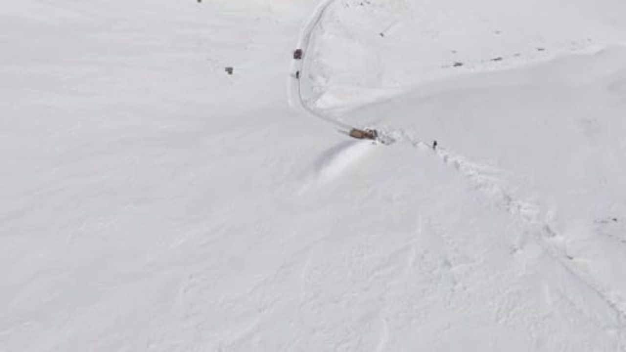 Aydınlar Beldesi'nde Kar Yağışı Ulaşımı Olumsuz Etkiledi