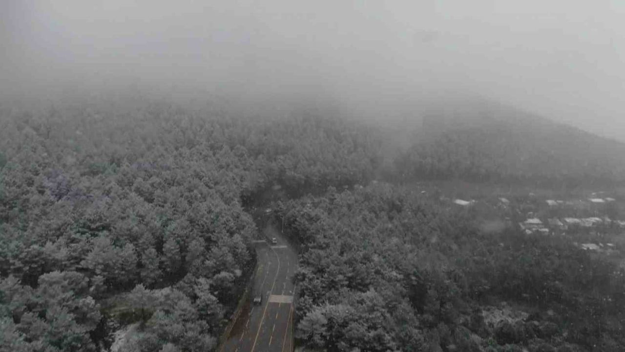 Aydos'ta Yoğun Kar Yağışı Havadan Görüntülendi