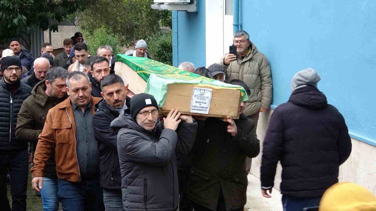 Azerbaycan'da Hayatını Kaybeden Tıp Öğrencisi Büşra Ordu'da Defnedildi