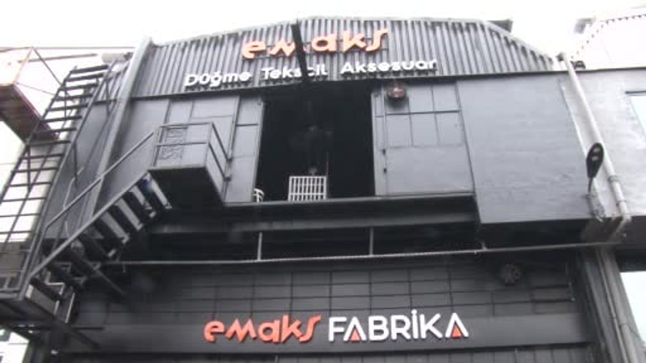 Bahçelievler'deki Polyester Fabrikasında Yangın Korkusu
