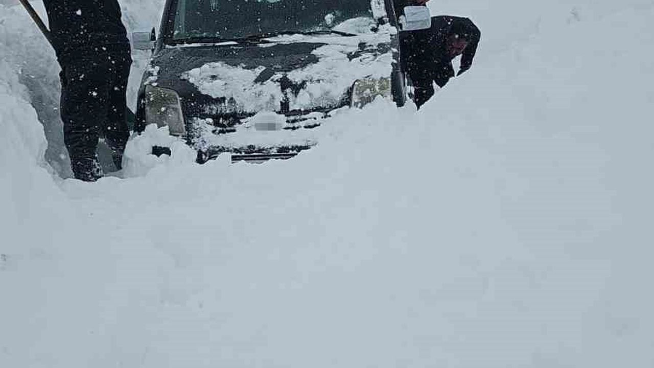 Bahçesaray'da Çığ Faciası Son Anda Atlattı
