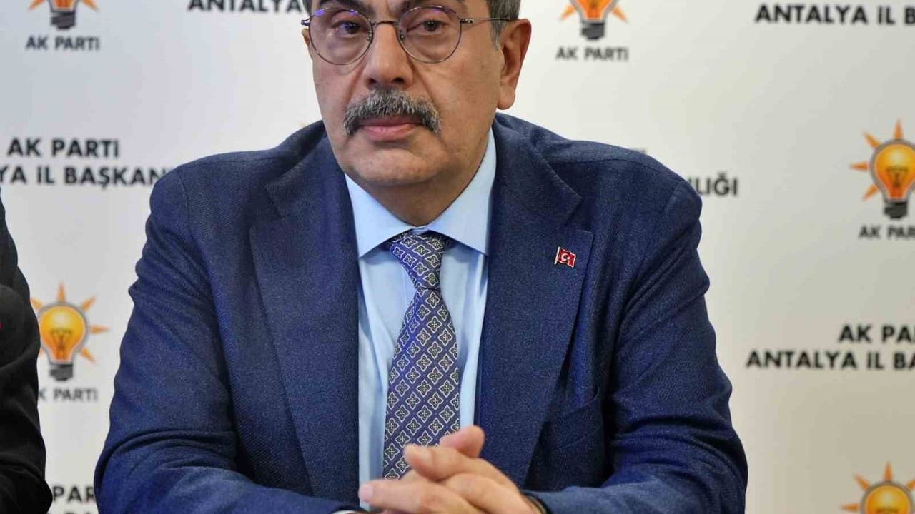 Bakan Tekin: 1994 İSKİ Skandalından Daha Büyüğüne Şahit Oluyoruz