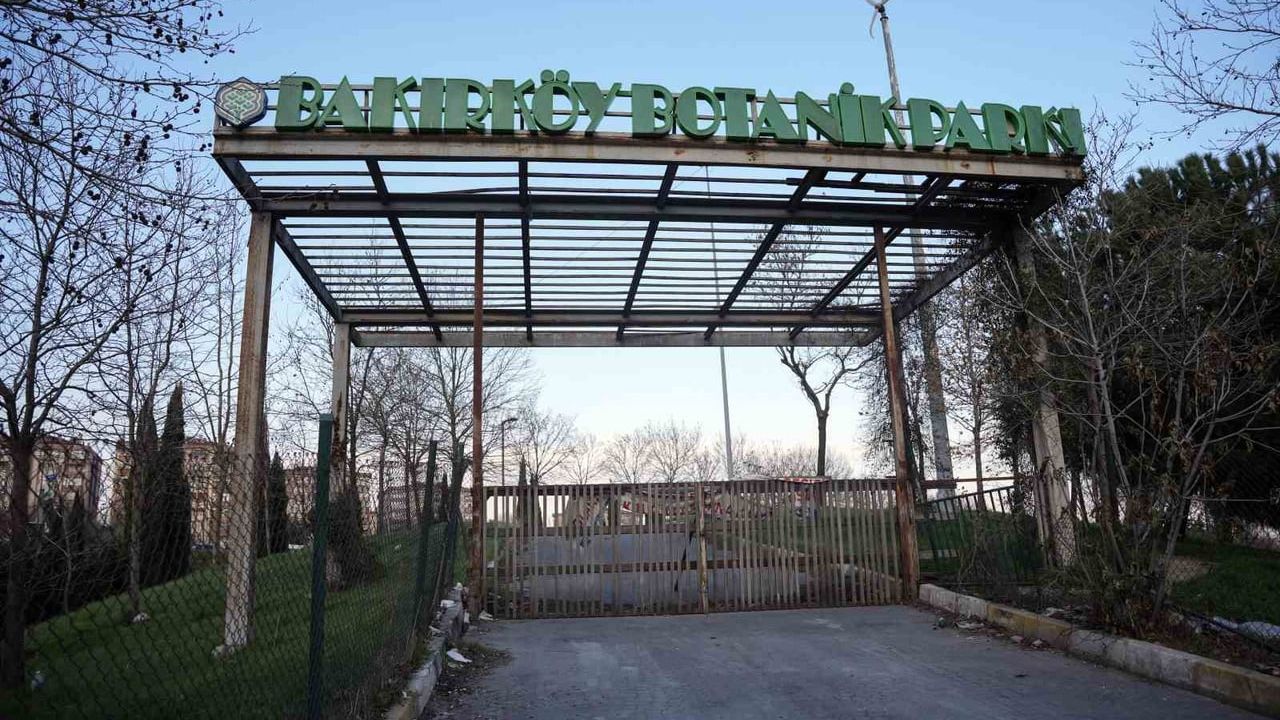 Bakırköy Botanik Parkı'nın Çürümeye Terk Edilişi