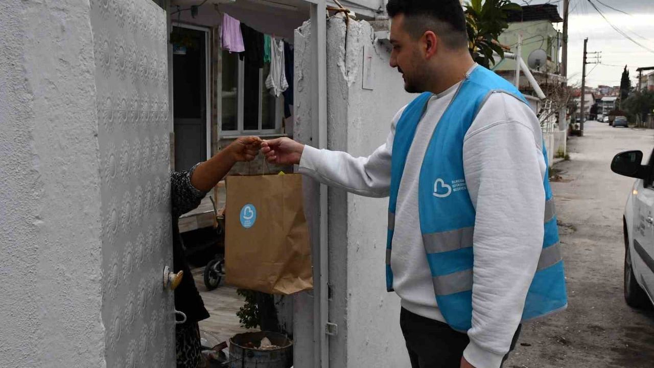Balıkesir Büyükşehir Belediyesi'nden Öğrencilere Beslenme Desteği