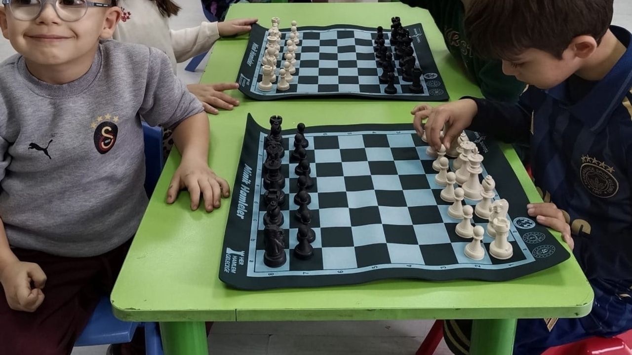 Balıkesir'de Aile ve Oyun Temalı Etkinlikler Düzenleniyor