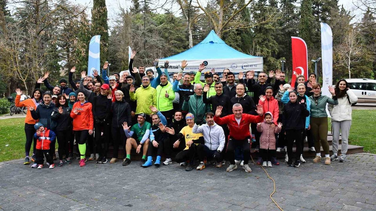 Balıkesir'de Sağlıklı Yaşam İçin Geleneksel Koşu ve Bisiklet Sürüşü Etkinliği