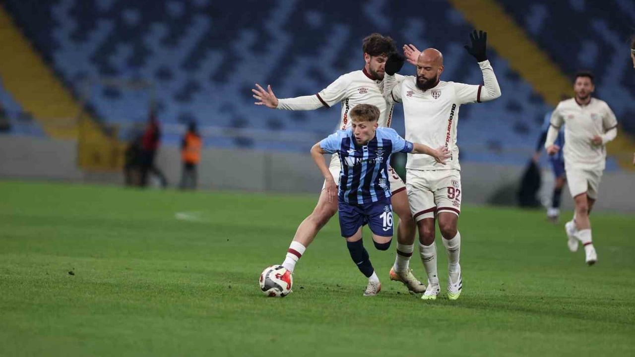 Bandırmaspor, Adana Demirspor'u 3-0 Yenerek 3 Puanı Kaptı
