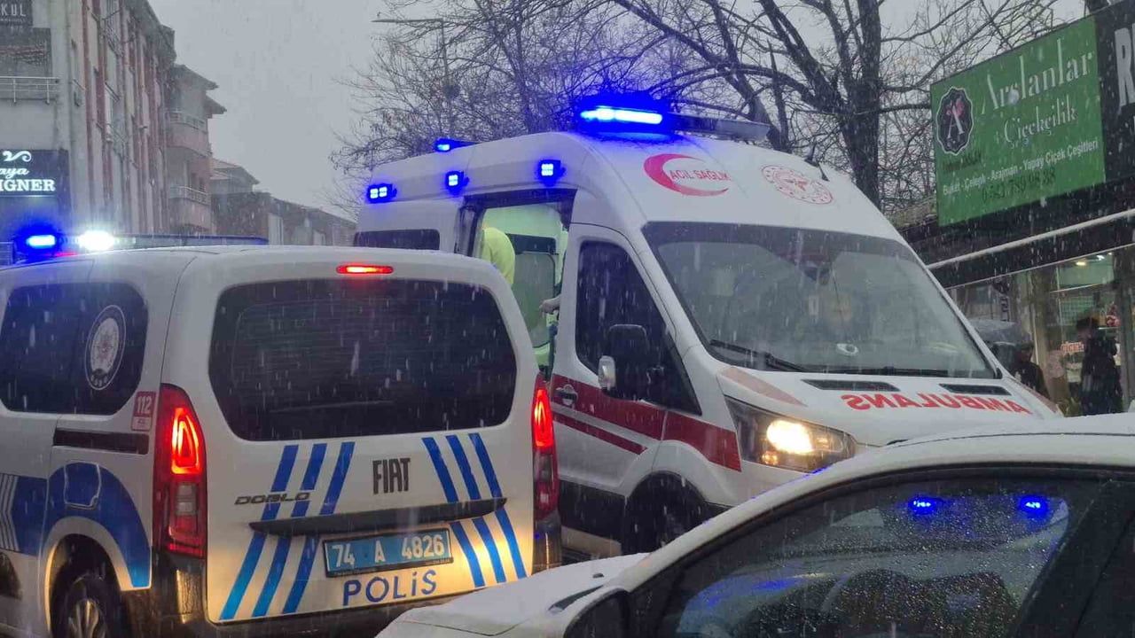 Bartın'da Bıçaklı Kavga: 1 Kişi Yaralandı