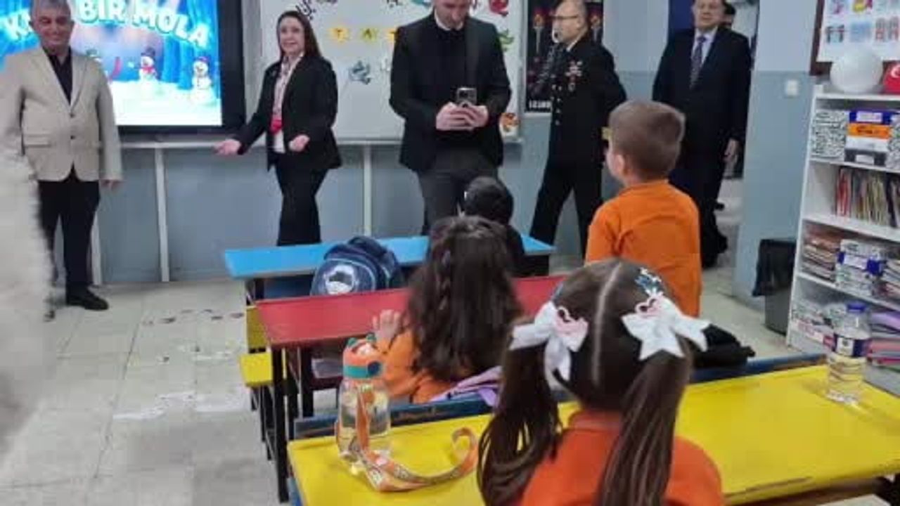 Bartın'da Karneler Dağıtıldı