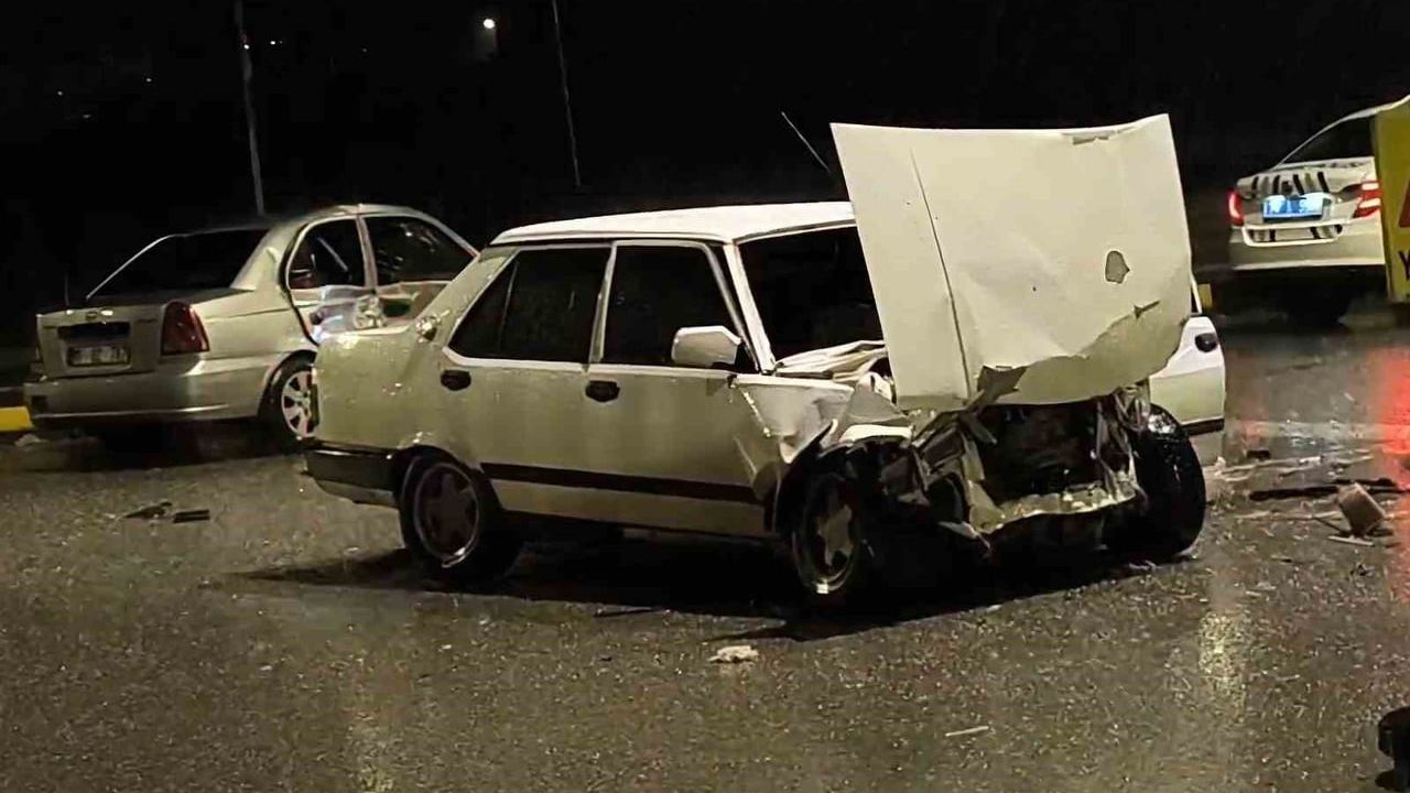 Bartın'da Yağış Sonrası Kaza: 2 Yaralı