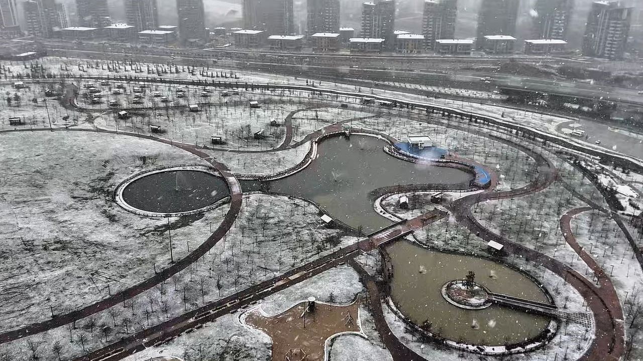 Başakşehir'de Dronla Görüntülenen Kar Taneleri