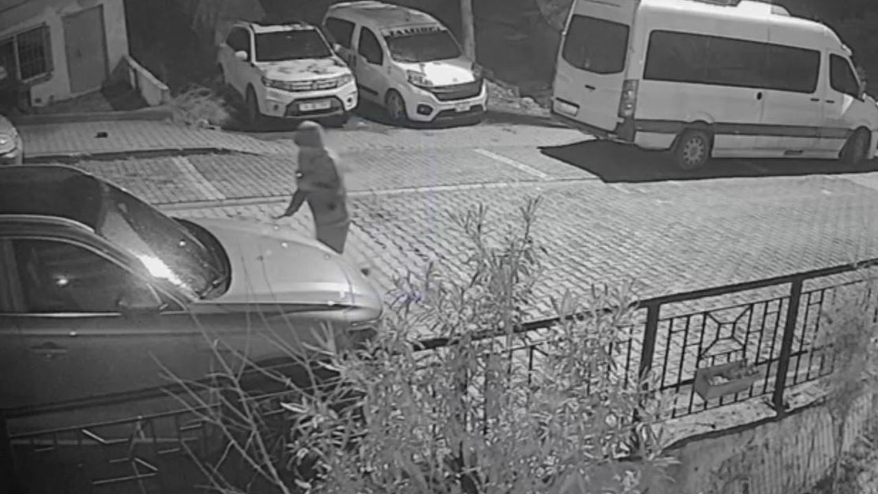 Başakşehir'de Gecelevyeli Saldırı: Park Halindeki Araç Mağdur Oldu