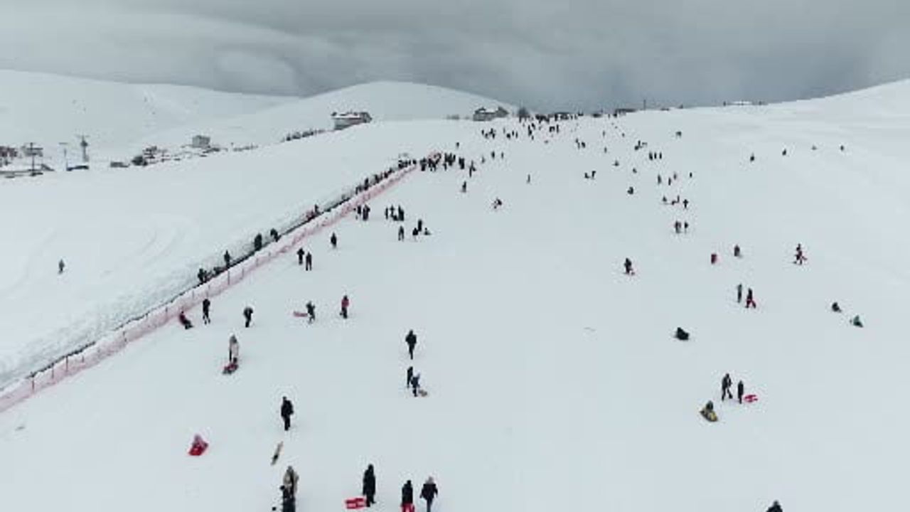 Başçiftlik'te 10. Geleneksel Kar Şenliği Coşkusu