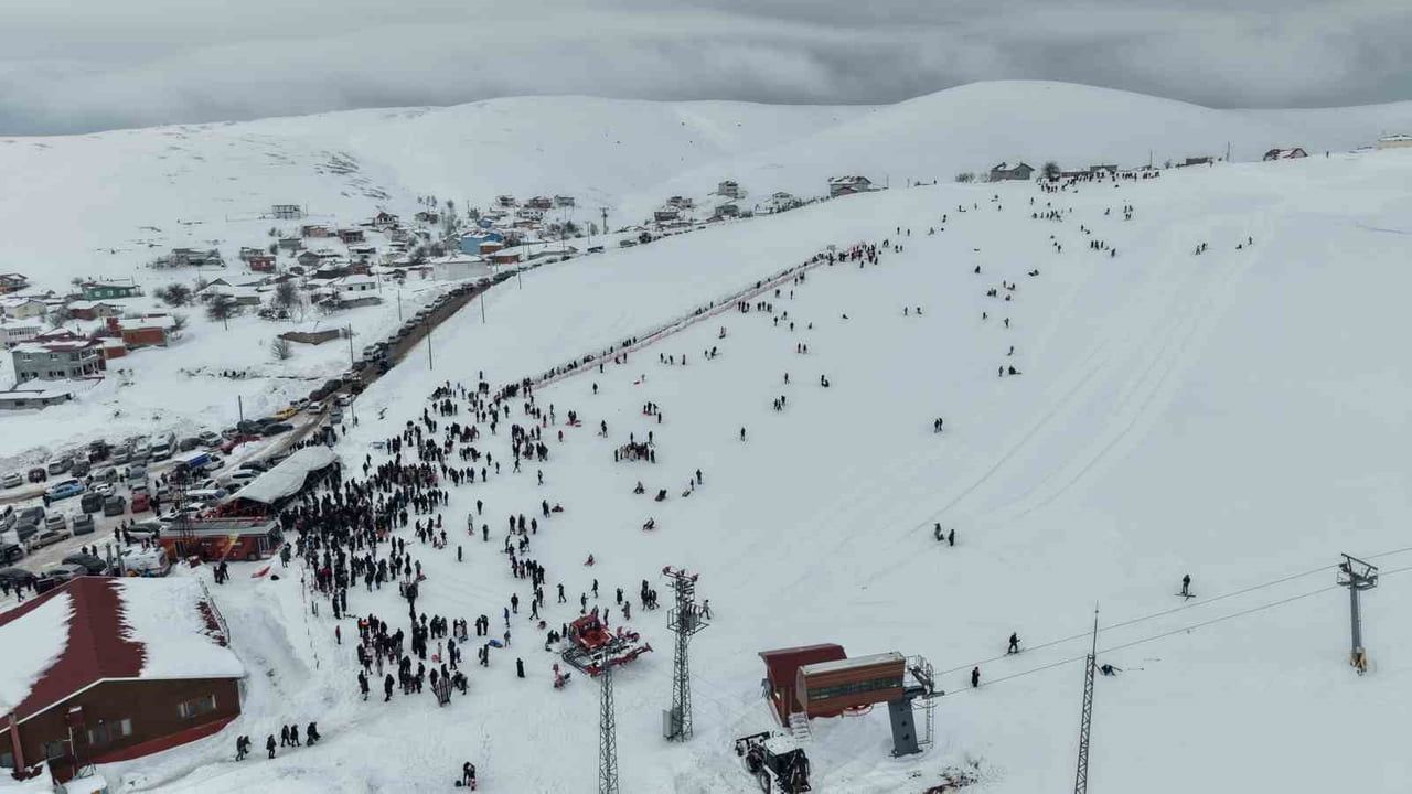 Başçiftlik'te 10. Geleneksel Kar Şenliği Coşkusu