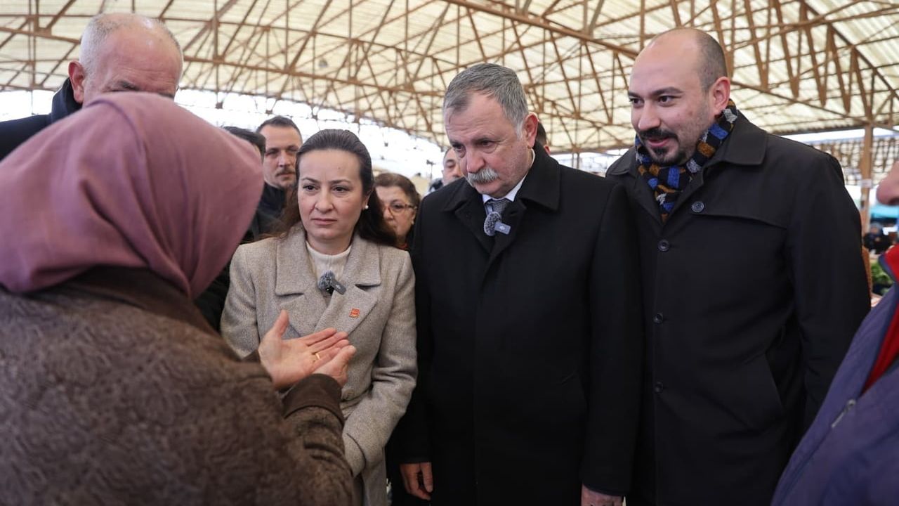 Başkan Balaban ve İl Başkanı Özalper Pazarı Ziyaret Etti