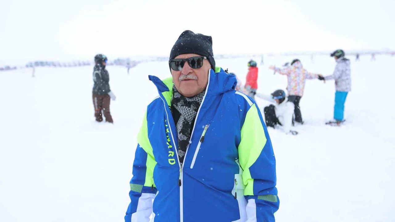 Başkan Büyükkılıç, Erciyes’te Kayak Severlerle Buluştu