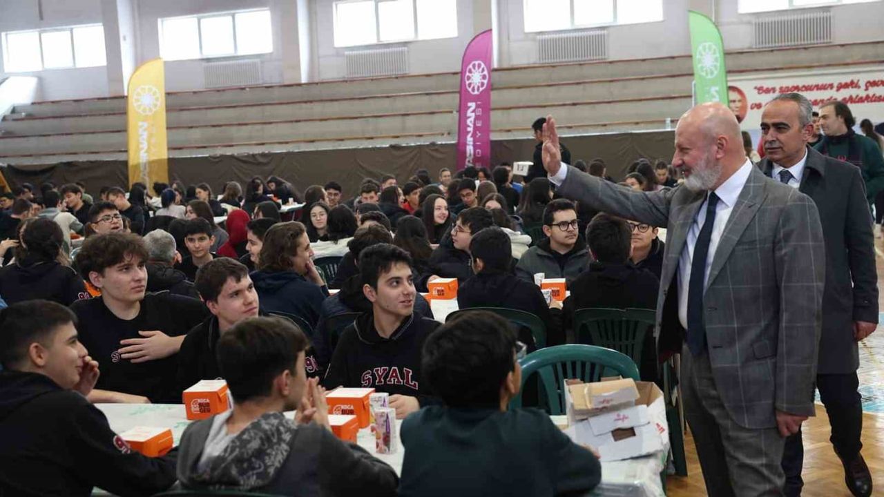 Başkan Çolakbayrakdar: Gençler Türkiye'nin Geleceği